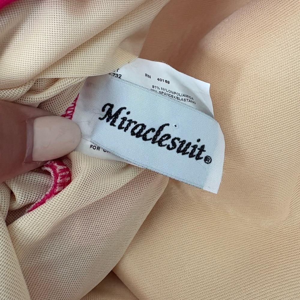 Miraclesuit Caitlin Hot Pink Bandeau Halter One Piece Beach Swimsuit Size 14 - Picture 4 of 5